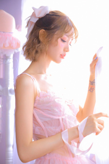校花玩我J还喂我乳动态图